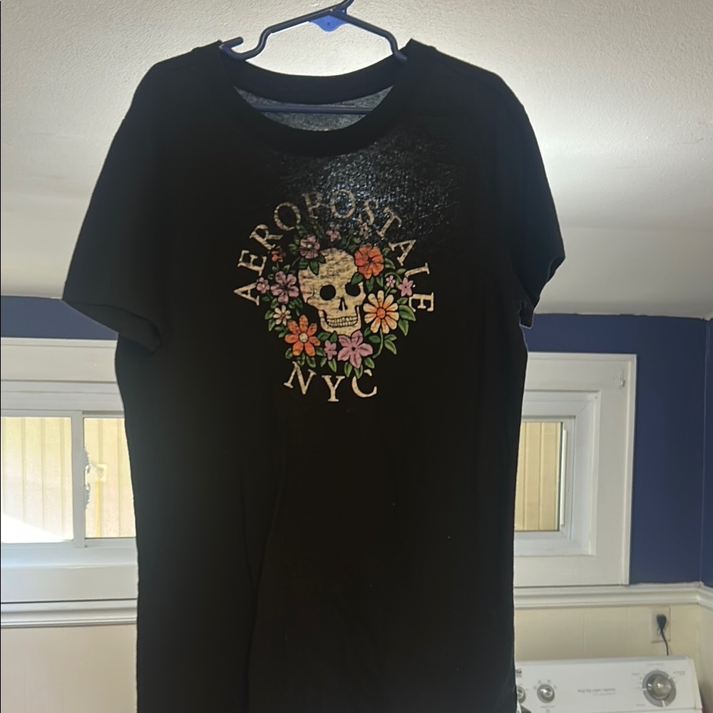 Aeropostale Black Tee with Skull and Floral Design